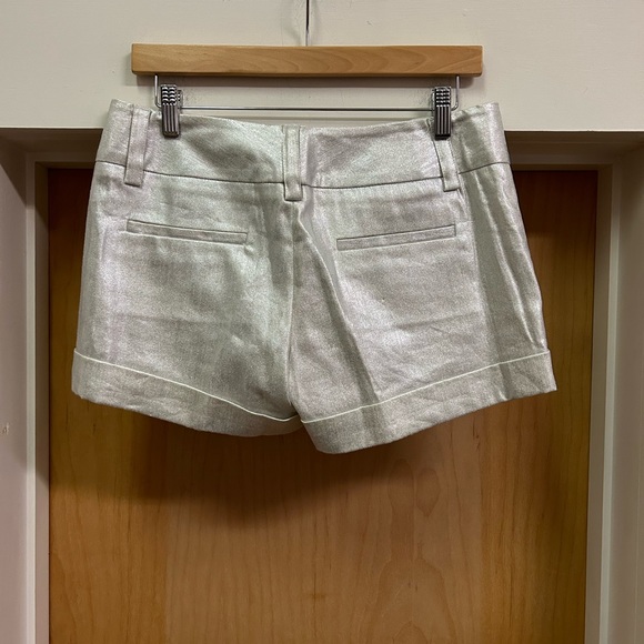 Unbranded Linen Blend Silver Cuffed Shorts - size M - Picture 2 of 2